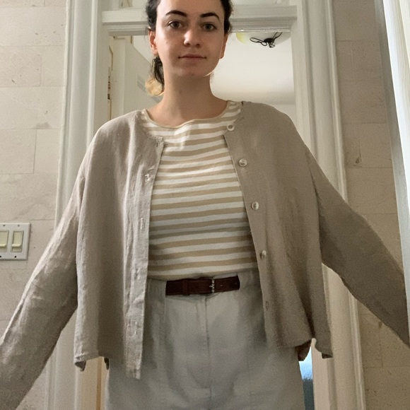 vintage cropped linen jacket- PERFECT FALL LAYER. cardigan style, raw hem collar - Picture 2 of 6